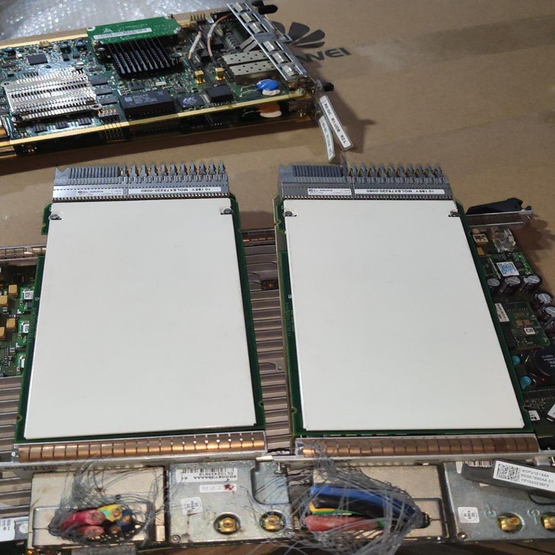 阿尔卡特8DG07990AA  两张