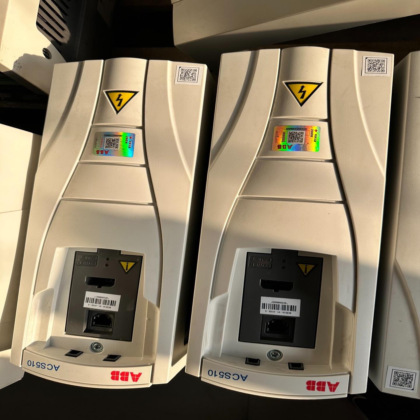 变频器ACS510-01-012A-4 5.5kw