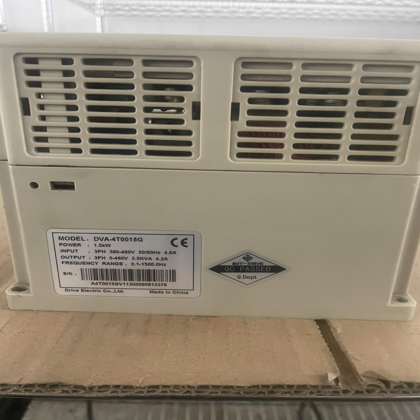 变频器变频器DVA-2S0015G，220V-1.5KW