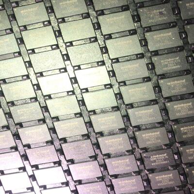 WINBOND原装flash芯片W25N01GVZEIG，