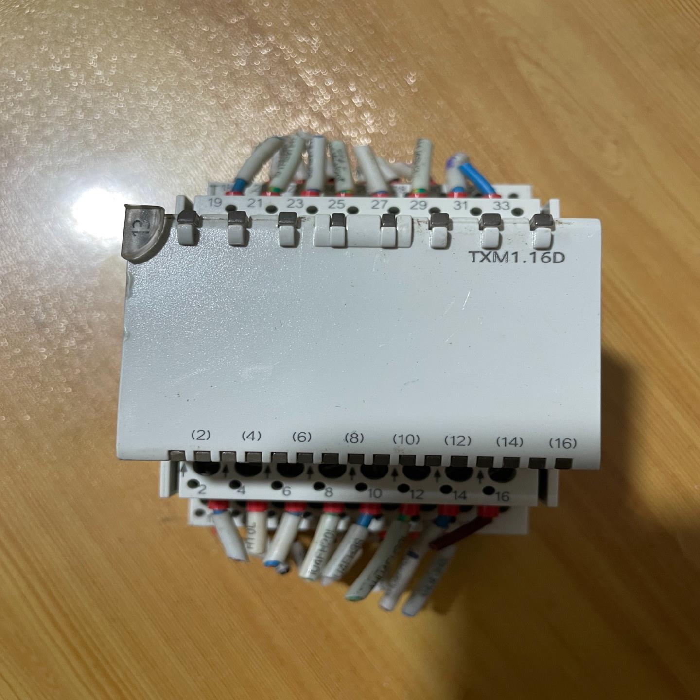 [德峰]16. D，破损，西门子包好拍摄实物外壳拆机模块TXM1 无