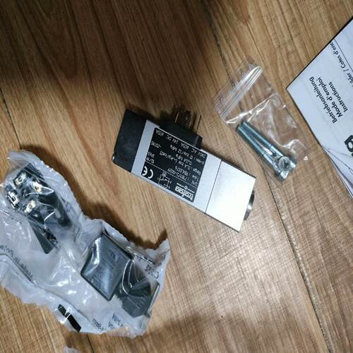 Trafag压力传感器9B4.3376  0-4bar现货一