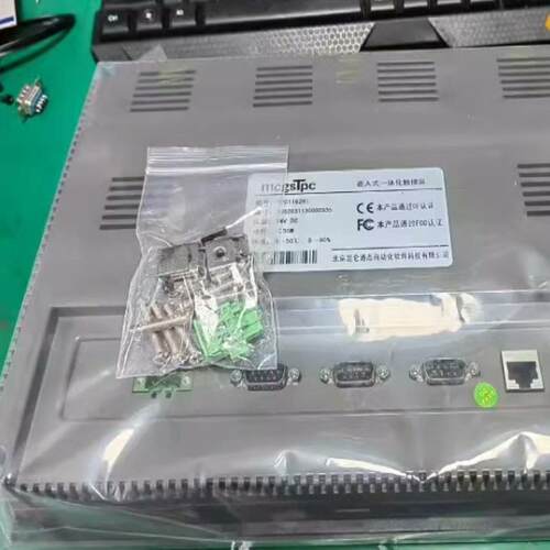 现货昆仑通态触摸屏TPC1261HI   全新新带装3000