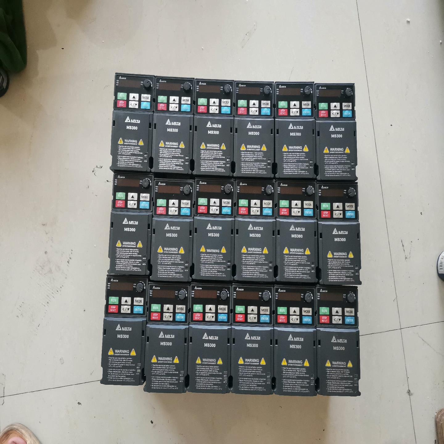 台达MS300系列0.75kw变频器，台达VFD2A7MS4