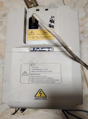 艾克特变频器AT500-T3-4R0G/5R5PB有裂痕有划