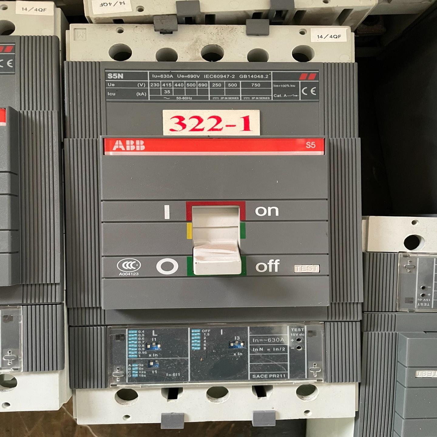 塑壳断路器S5N630A 成色如图，有需要的私聊