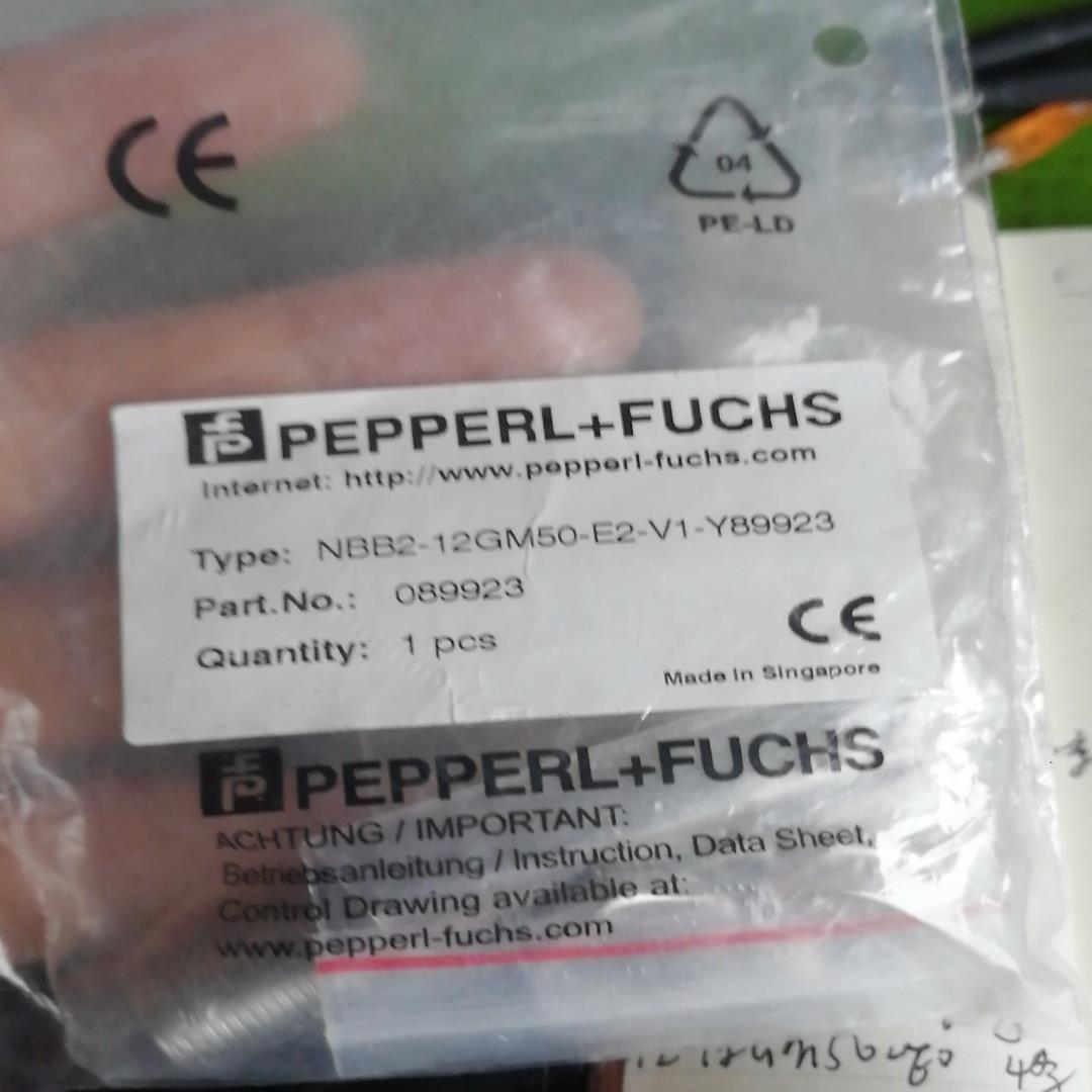 原装倍加福PEPPERLFUCHS接近开关NBN25-30