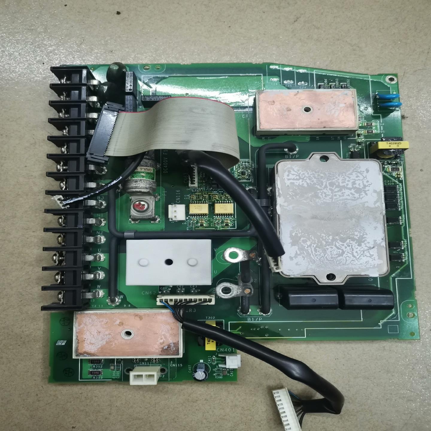 安川驱动电源板SGD7S-CB330AAB-002，图片实拍