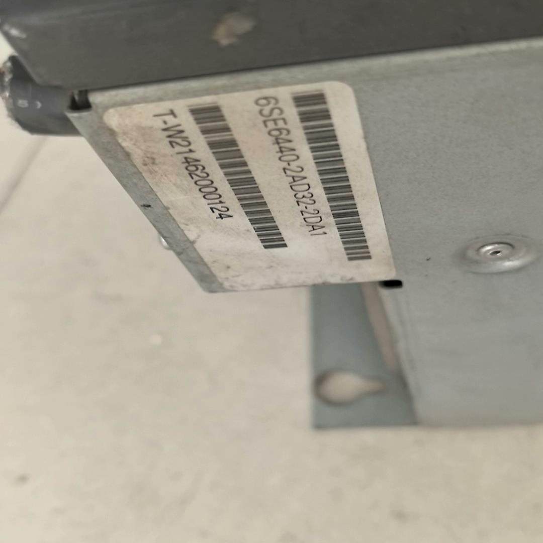 【顺庆】西门子变频器 6SE6440-2AD32-2DA1 440【议价】