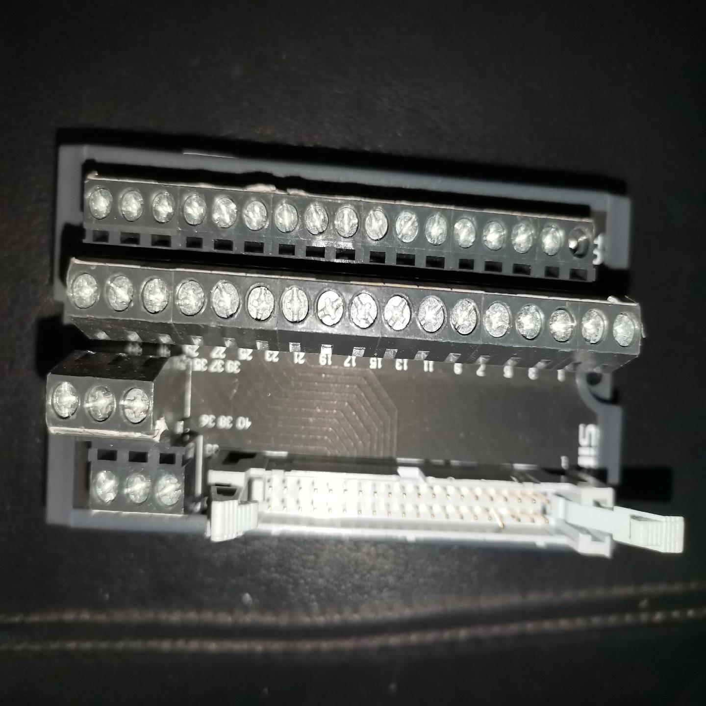 SIRON 欧式40位通用端子台  T024-K