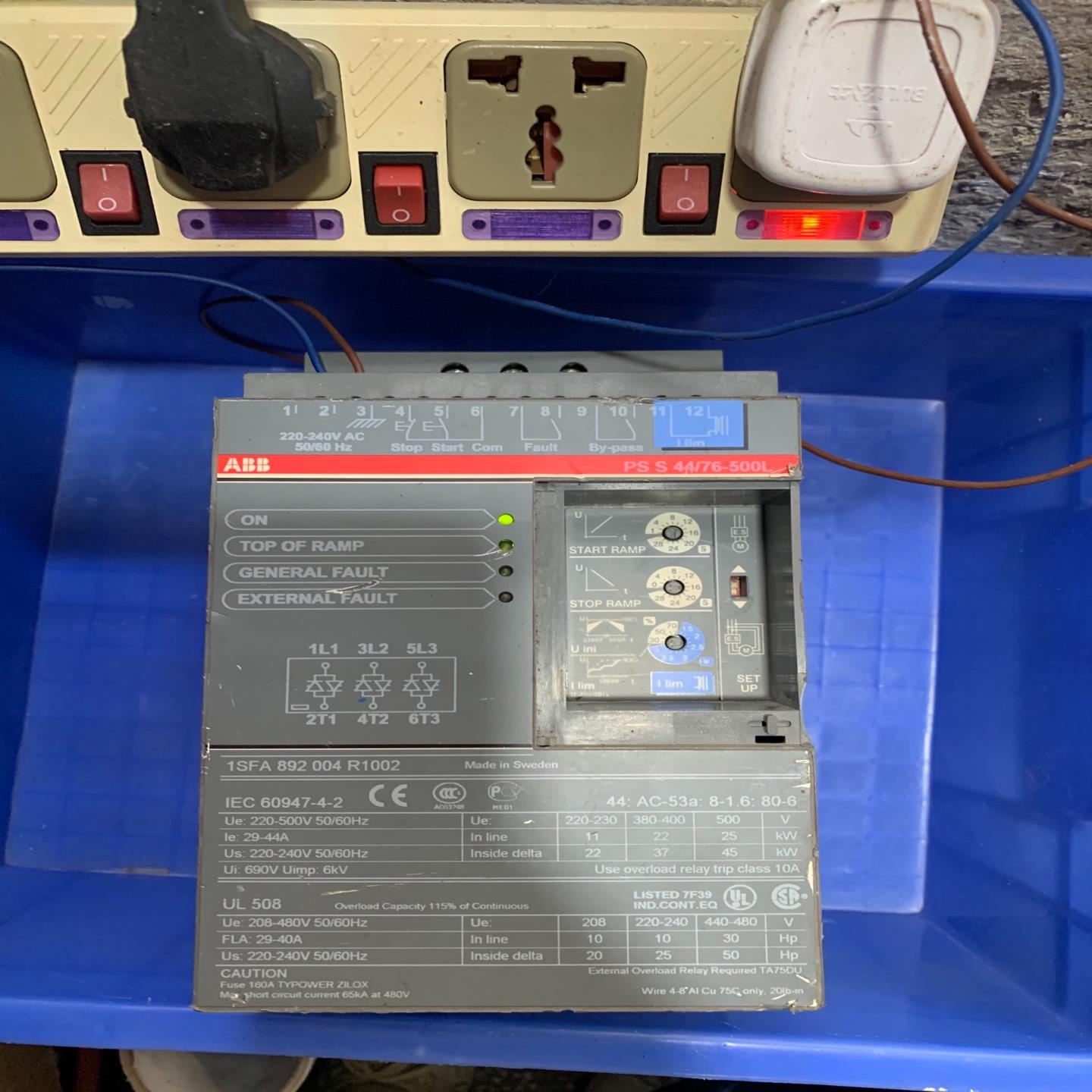 ABB软启动PS S 44/76-500L，成色如图，功能