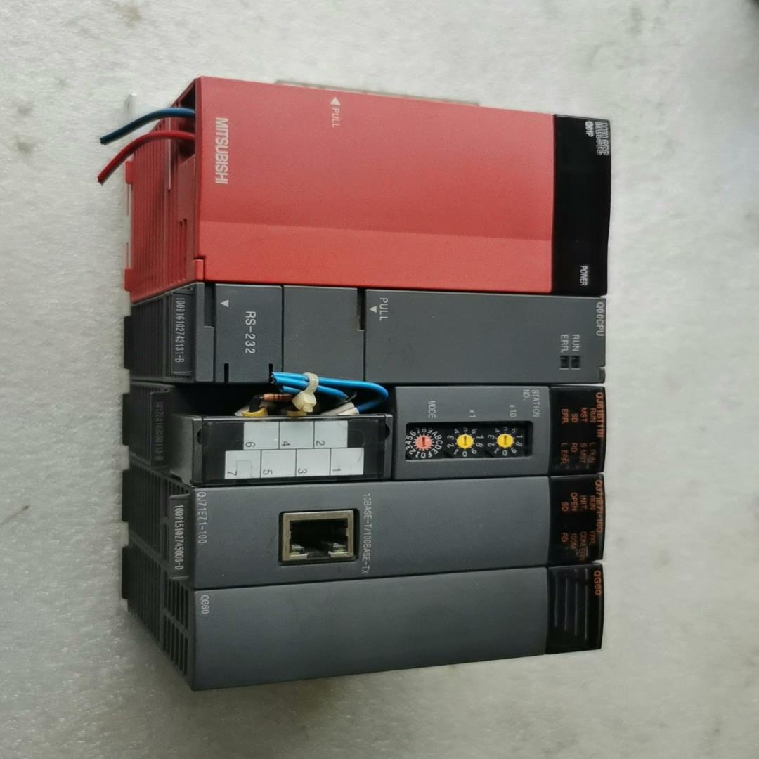 PLC一套Q61P电源模块 1个Q00CPU  1个