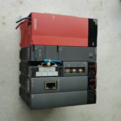 PLC一套Q61P电源模块 1个Q00CPU  1个
