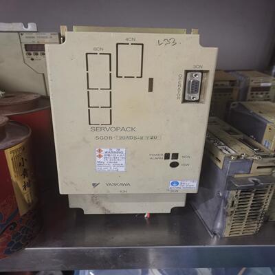 （设备配件）--ADSR伺服器安川20SGDB