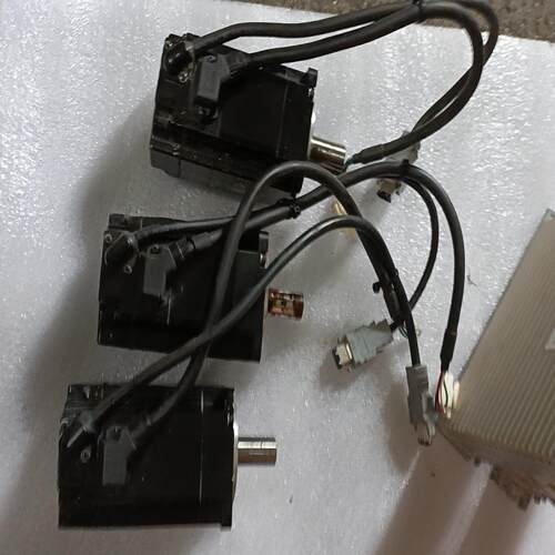 安川伺服电机 SGM7J-04AFC6S  SGDV-2R8