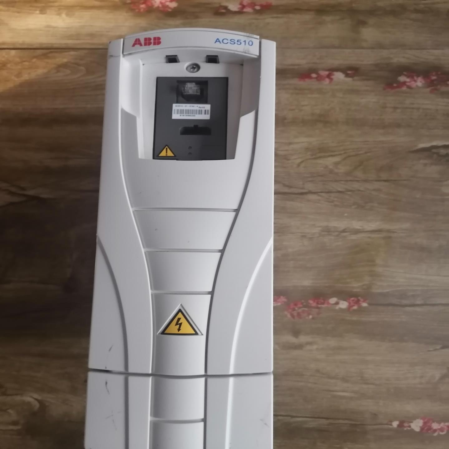 变频器ACS510-01-07A2-4(3KW)  顾