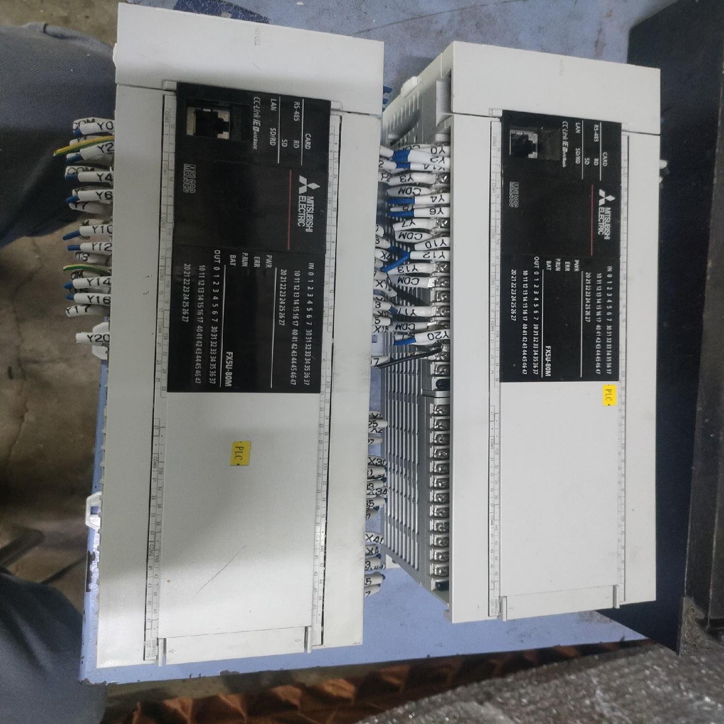议价议价三菱PLC，FX5U-80M。两台。FX5U-80MR。成色