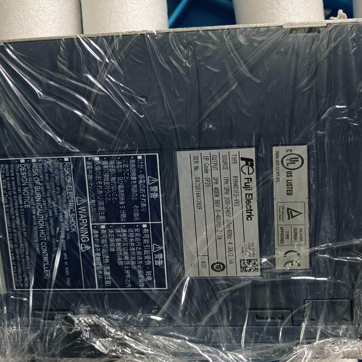 2台伺服驱动器RYH401F5-VV2，成色非常