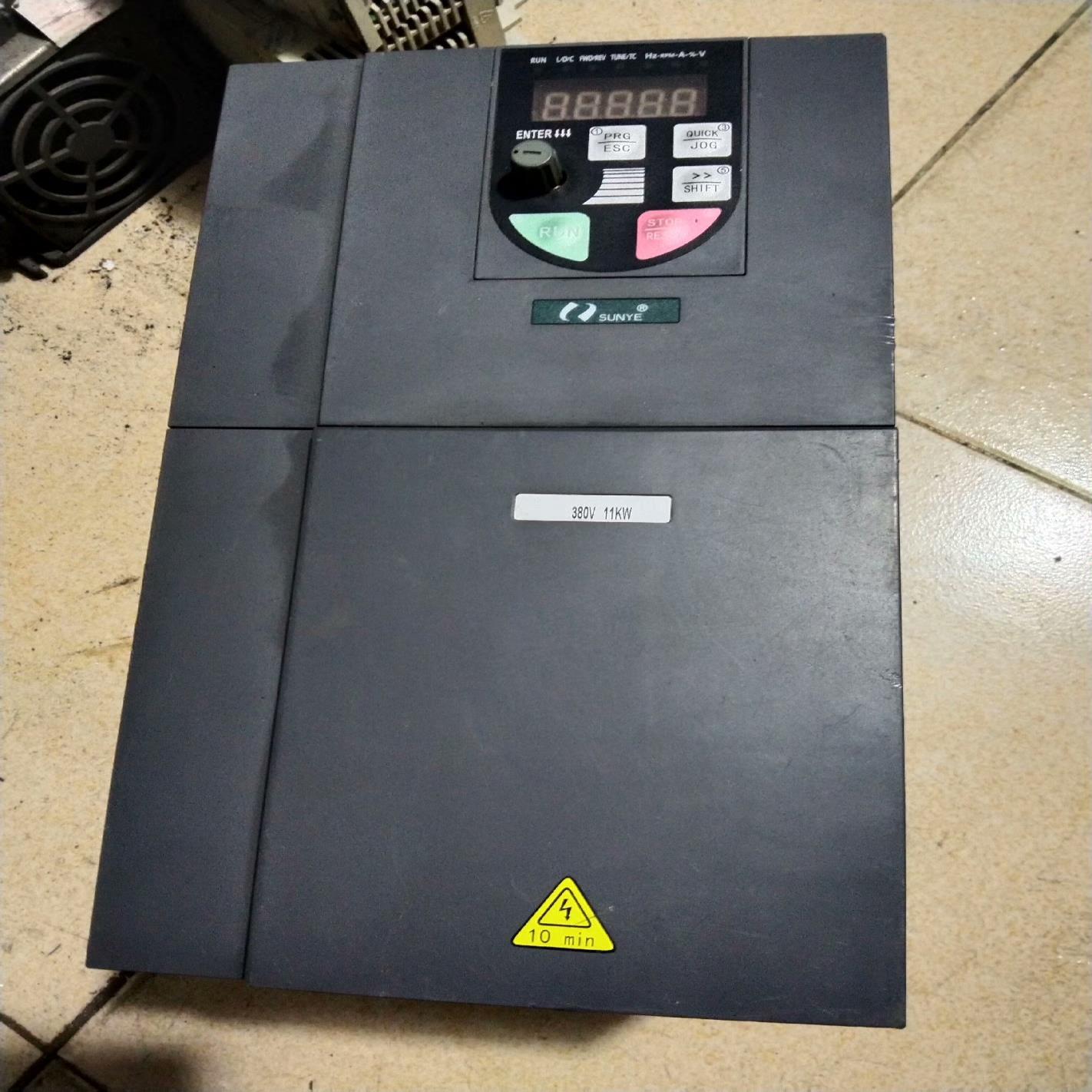 （设备配件）日业CM210-4T011B,380v-11kw一台，实物拍