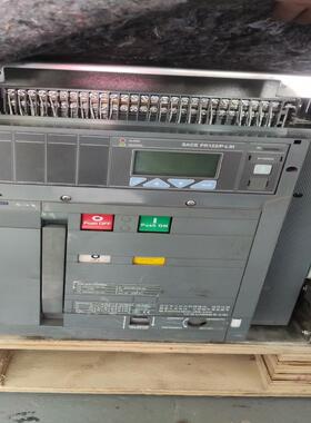 （设备配件）ABBE3.3200A框架断路器，加强筋机构，开