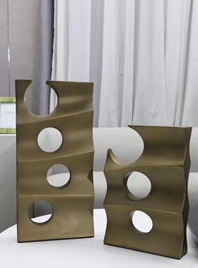 现代简约金色镂空几何树脂摆件客厅卧室玄关电视柜样板房家居饰品