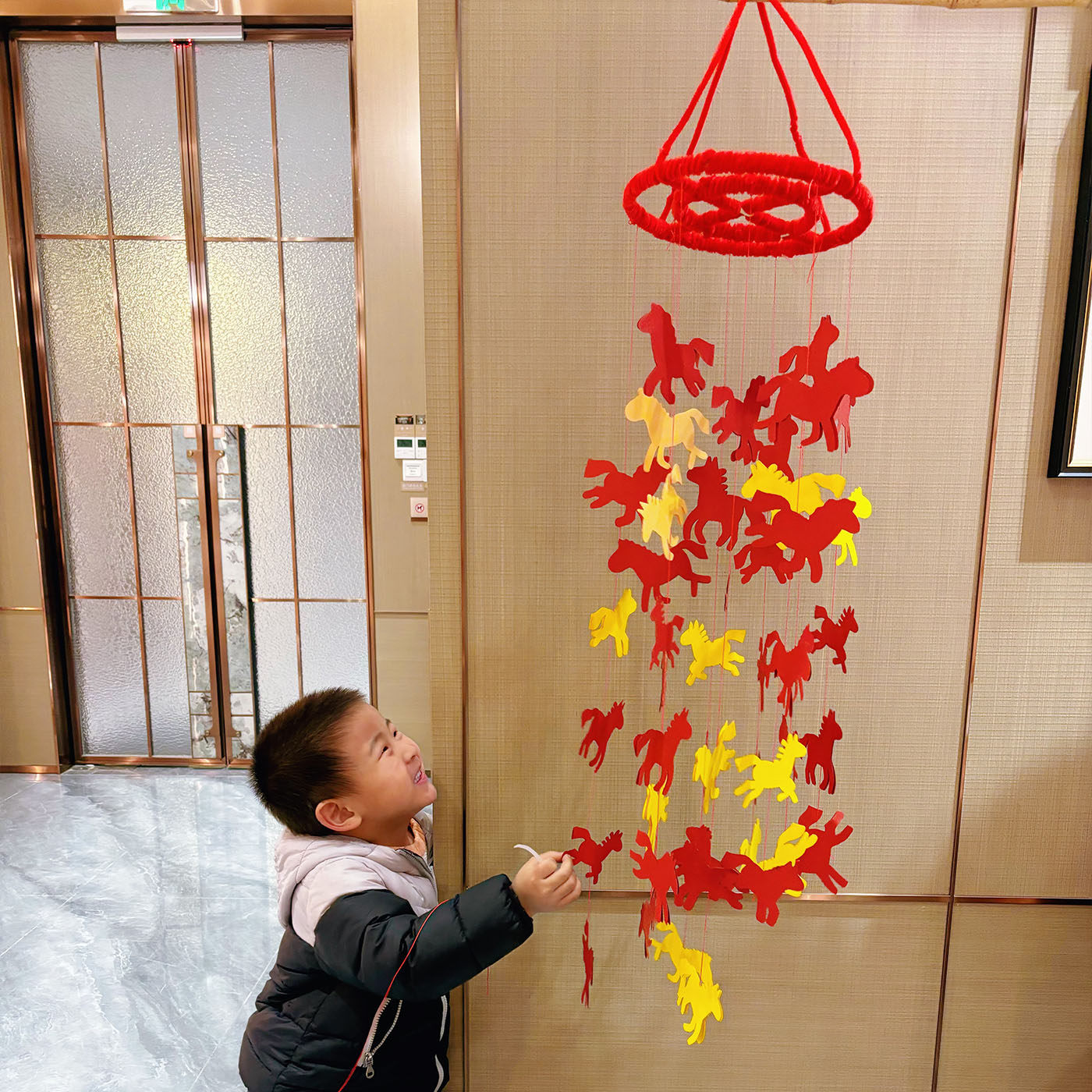 2026新年手工环创材料彩色红色卡纸小马风铃吊饰材料包幼儿园环创,文具电教/文化用品/商务用品,文创/手作/文化用品,淘宝优惠券,粉丝福利购,淘宝优惠卷