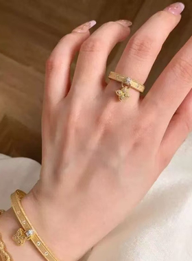 浪漫传说老花四叶草戒指