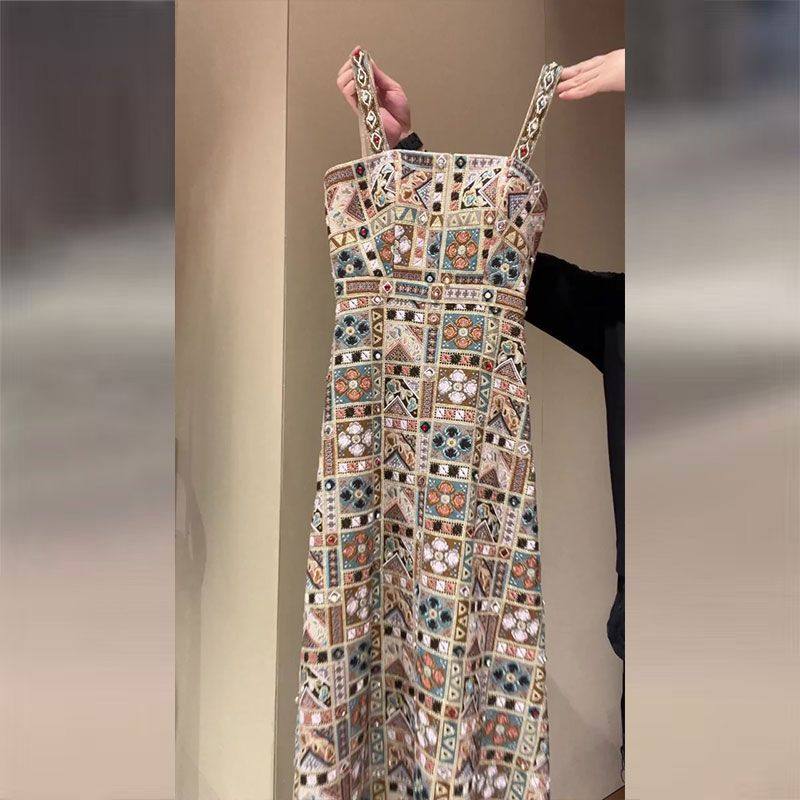 2025年夏季新款穿搭今年流行漂亮绝美淑女高级感气质独特连衣裙女