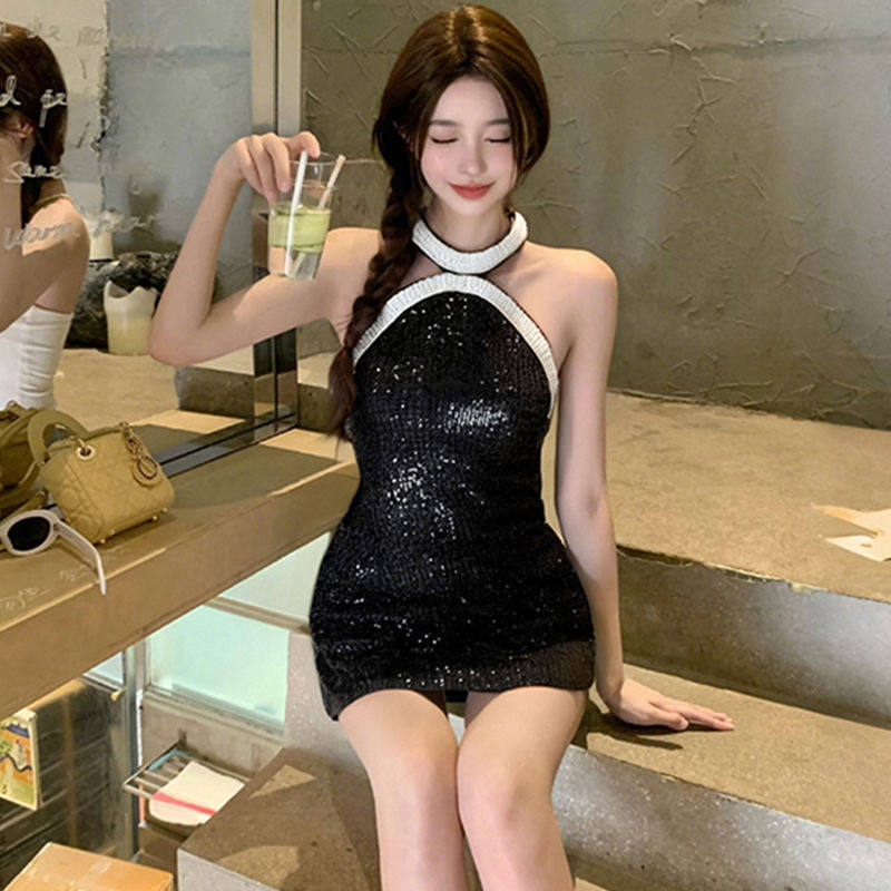 黑色挂脖细闪亮片连衣裙