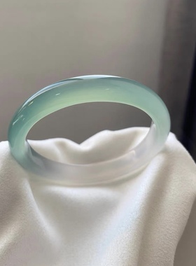 天然玛瑙高冰高透手镯冰种渐变浅绿半山半水玉髓玛瑙平安玉镯