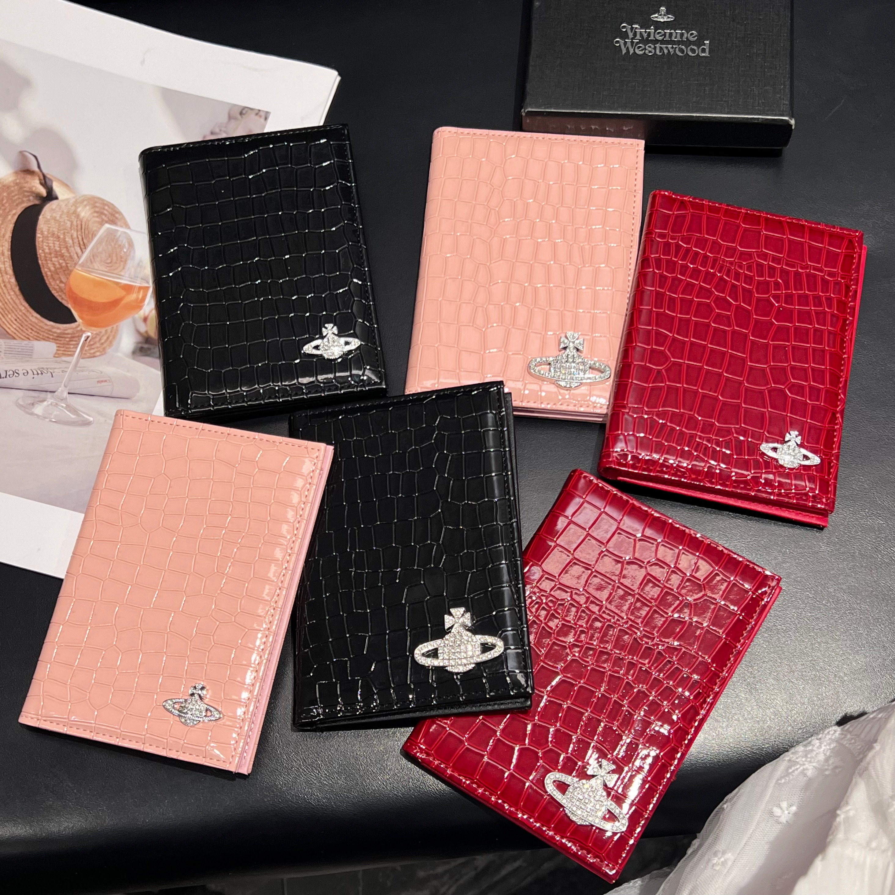 新款鳄鱼纹土星护照保护套机票女证件皮革卡套收纳卡包卡片夹多卡位零