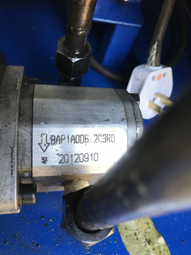 台湾Guriston齿轮泵BAP1A0D2.1/2.8/3.5/4.1/6.2/7.6/13.8C3R0