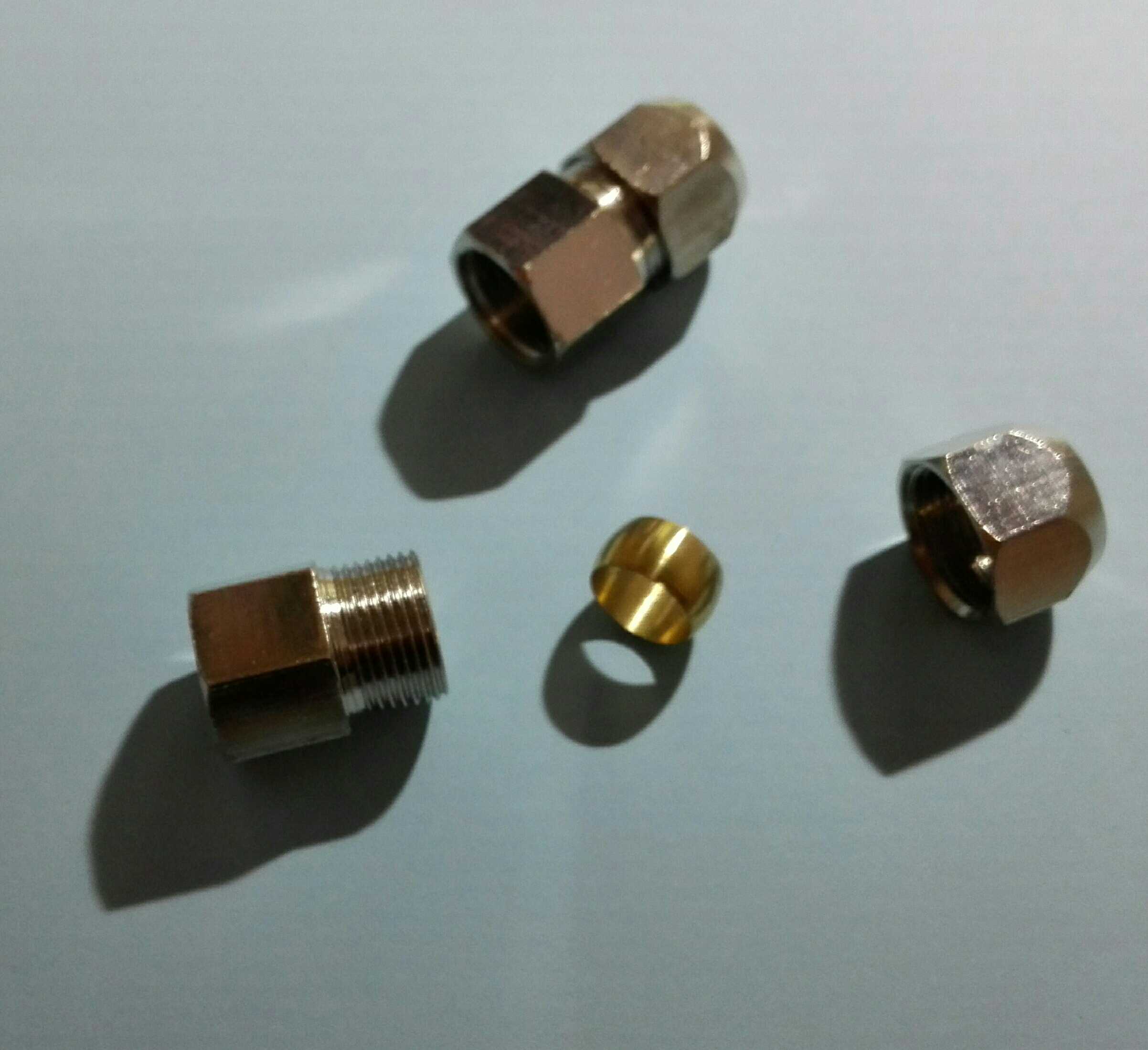 压力表卡套接头连铜管内