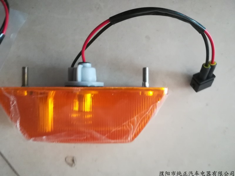 解放小重卡配件叶子板边