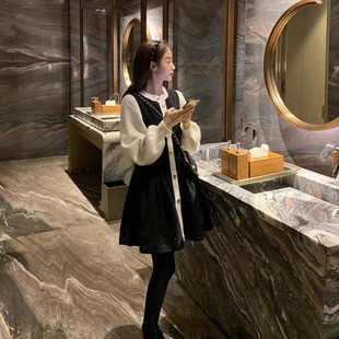 配大衣打底小黑裙欧洲站2023新款 小香风显瘦黑色针织连衣裙女秋冬