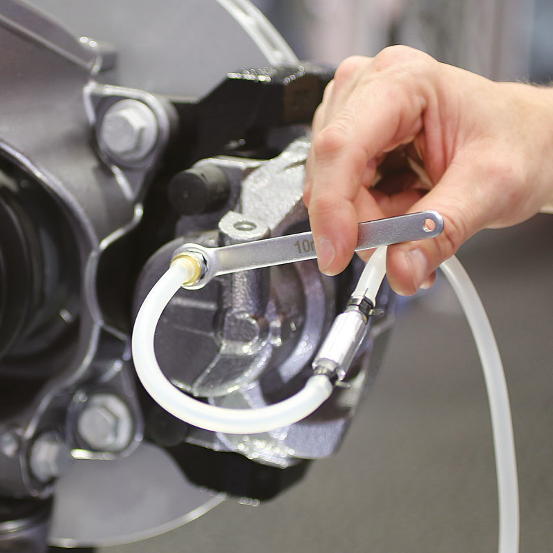 件套刹车分泵螺丝放油筒