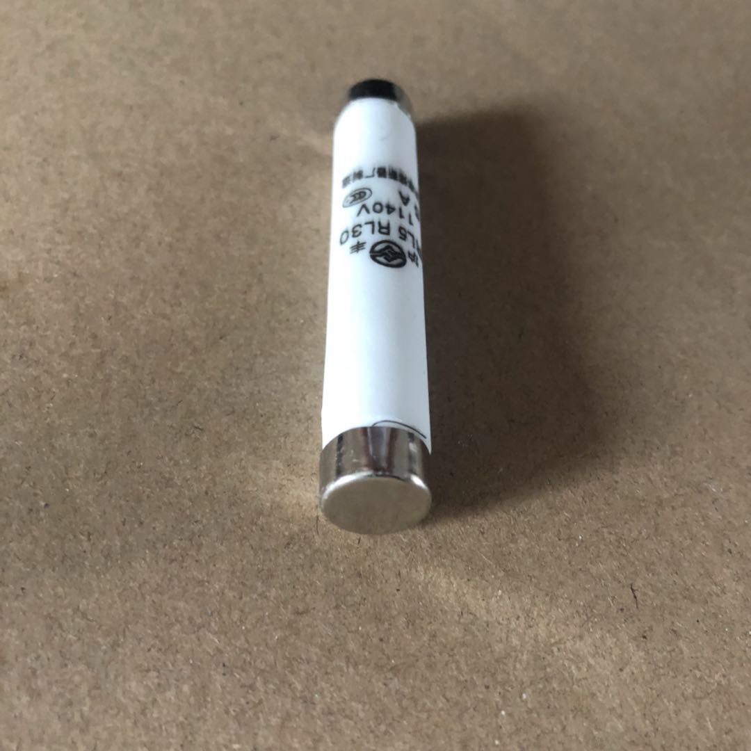 优质老式陶瓷熔断器芯白