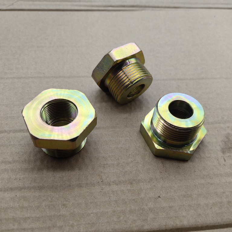 补芯外丝转内高压铁材料