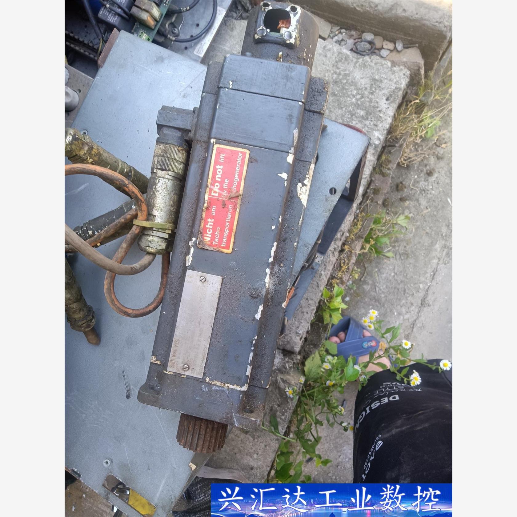 西门子电机1FT5046-0AC01-1-Z，拆机的，东西如 议价商品