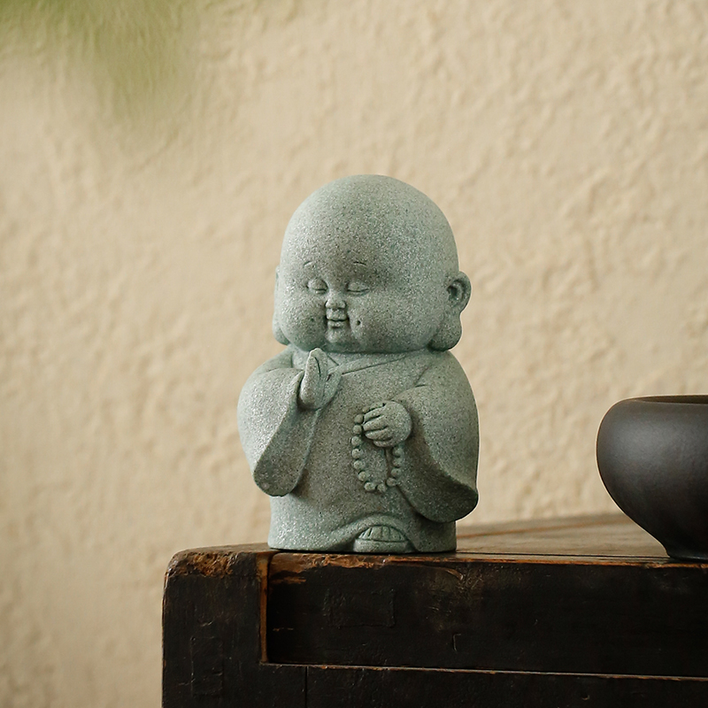 中式禅意诵经小和尚桌面