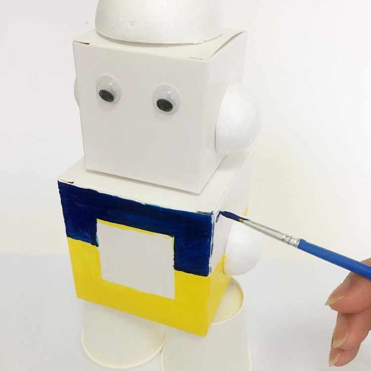 纸盒机器人 纸箱人 手工班自制diy玩具幼儿园创意硬纸板废物利用