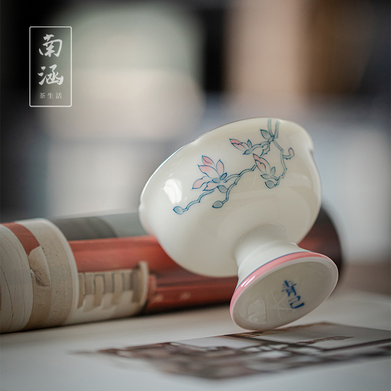 南涵白瓷釉下彩玉含苞待