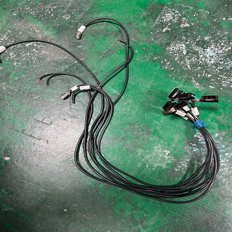 释迦自动化倍加福光电开关传感器，型号：ML100-8-H-35