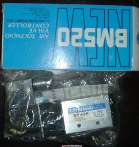 新恭两位五通电磁阀BM520电压DC24V AC220V