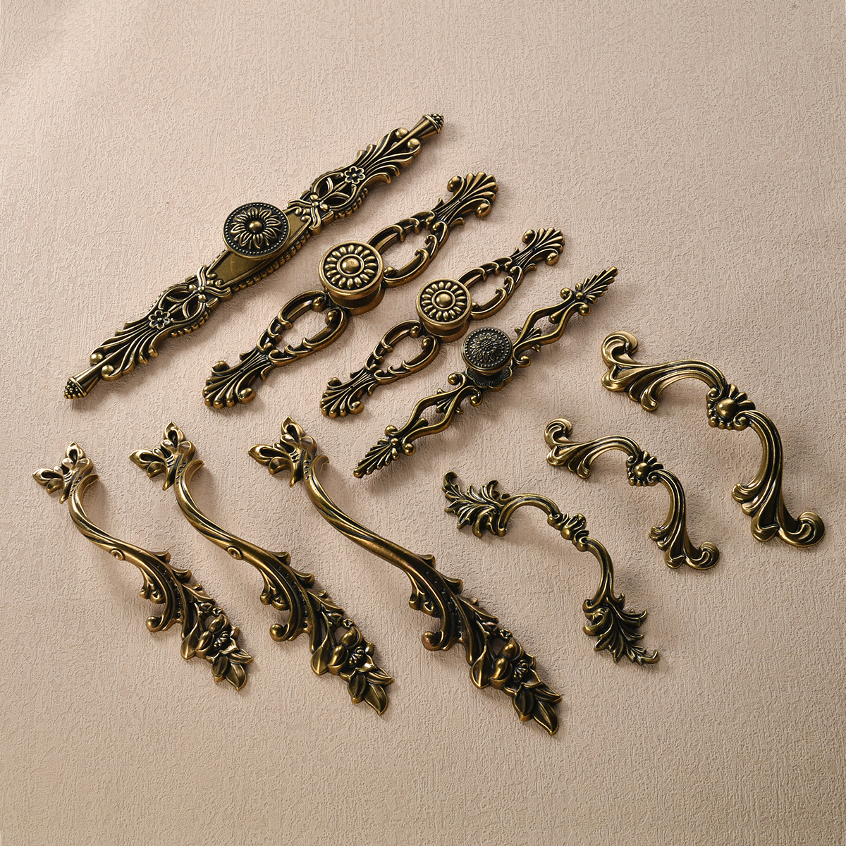 精茂欧式拉手仿古衣柜美