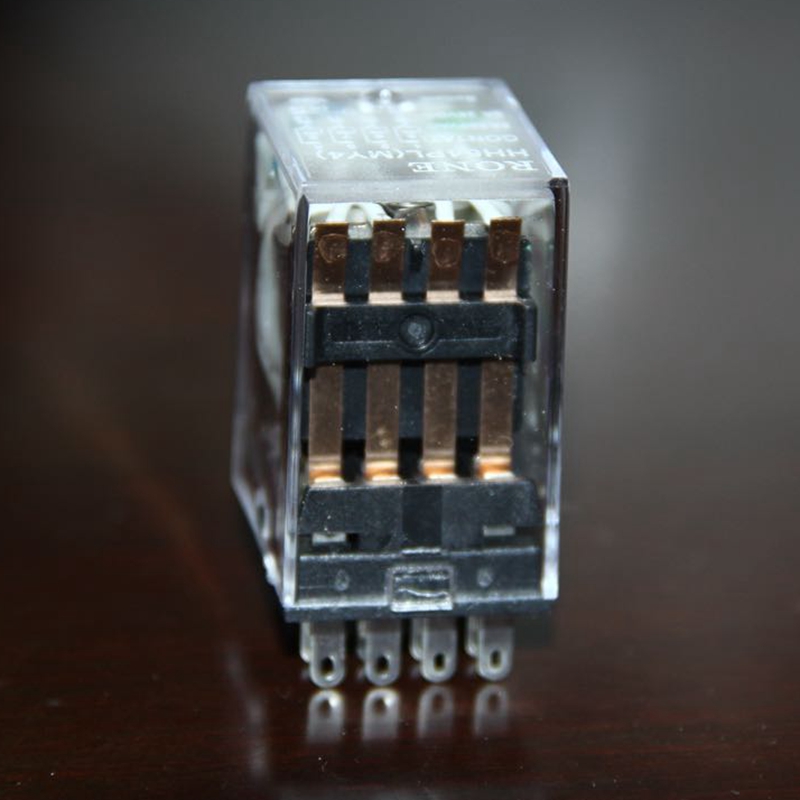 人民机电磁中间继器小脚