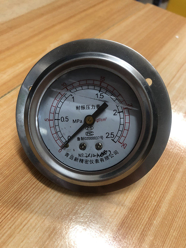 YTN60ZT轴向耐震压力表水压气压全规格青岛新精密