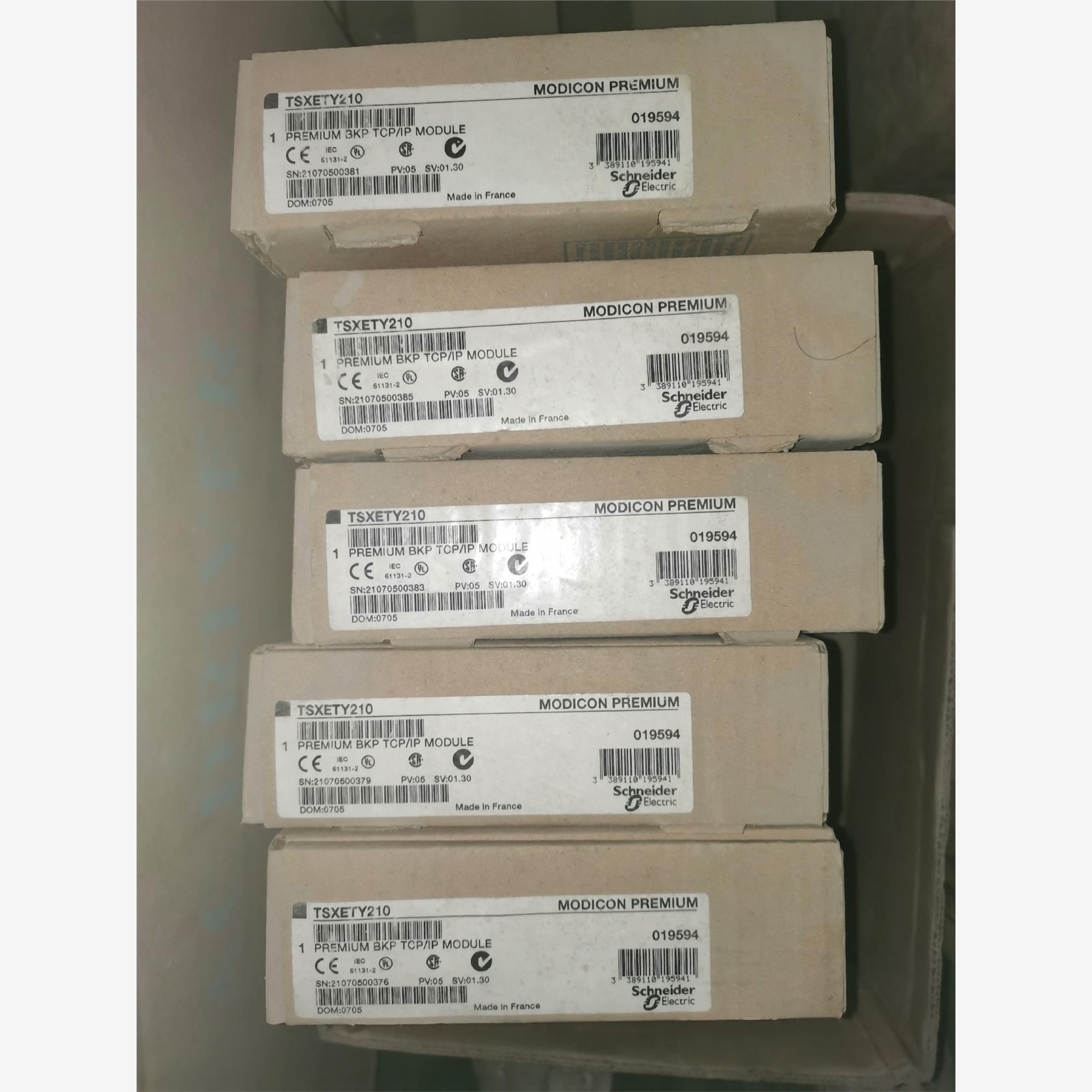 施耐德 TSXETY210 施耐德通讯模块，全新原装正品，未议价