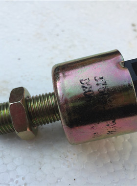 包邮东风天龙刹车灯开关大力神制动灯开关3750410 C0100 天锦专用