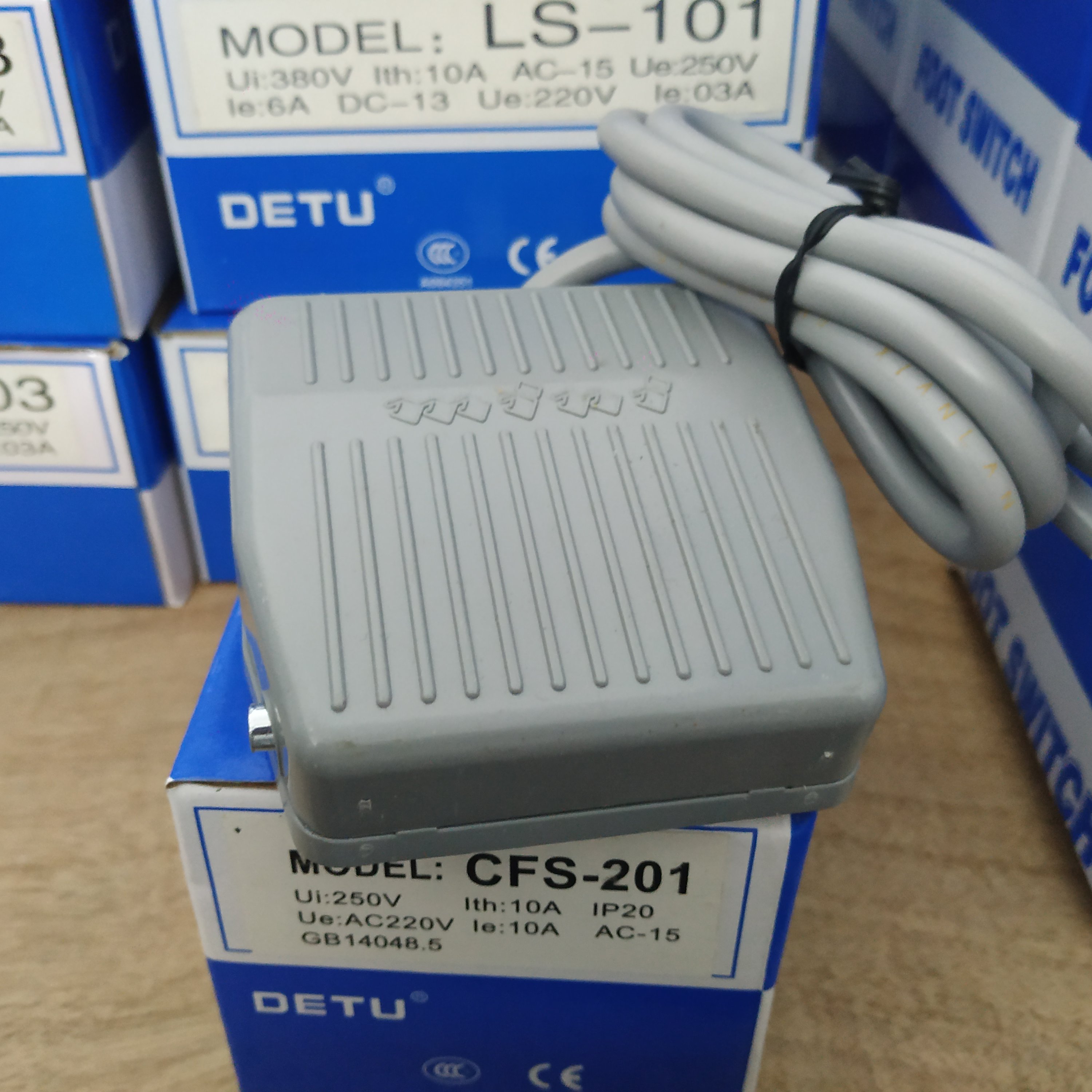 德图DETU 塑胶外壳机床控制脚踏开关 CFS-201